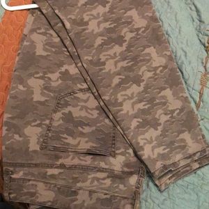 Maurices brand camo jegging